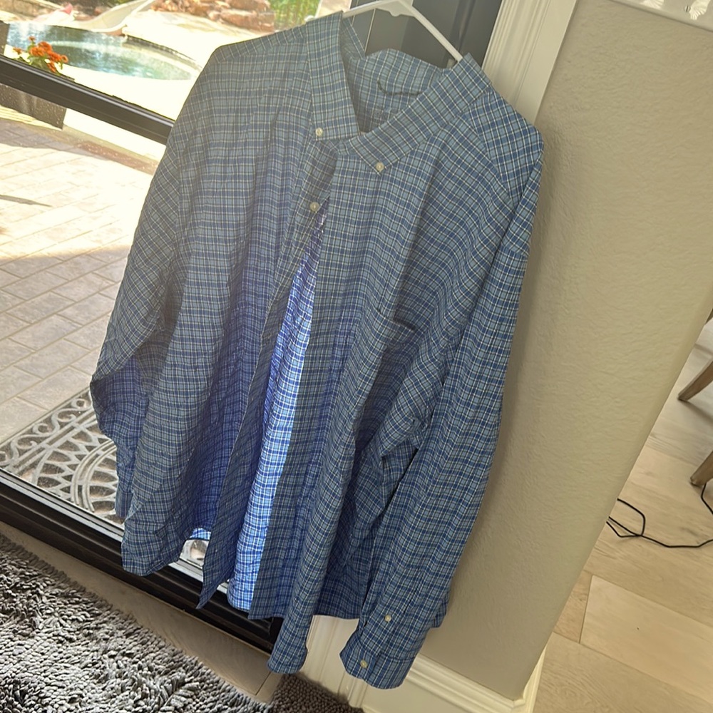 Blue plaid vinyard vines men ON THE GO performance button down cool shirt